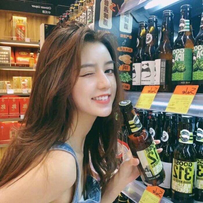 似乎没有双眼皮