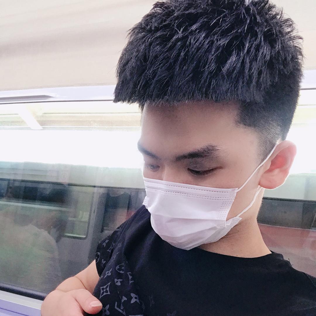 L   H 黎  先   生