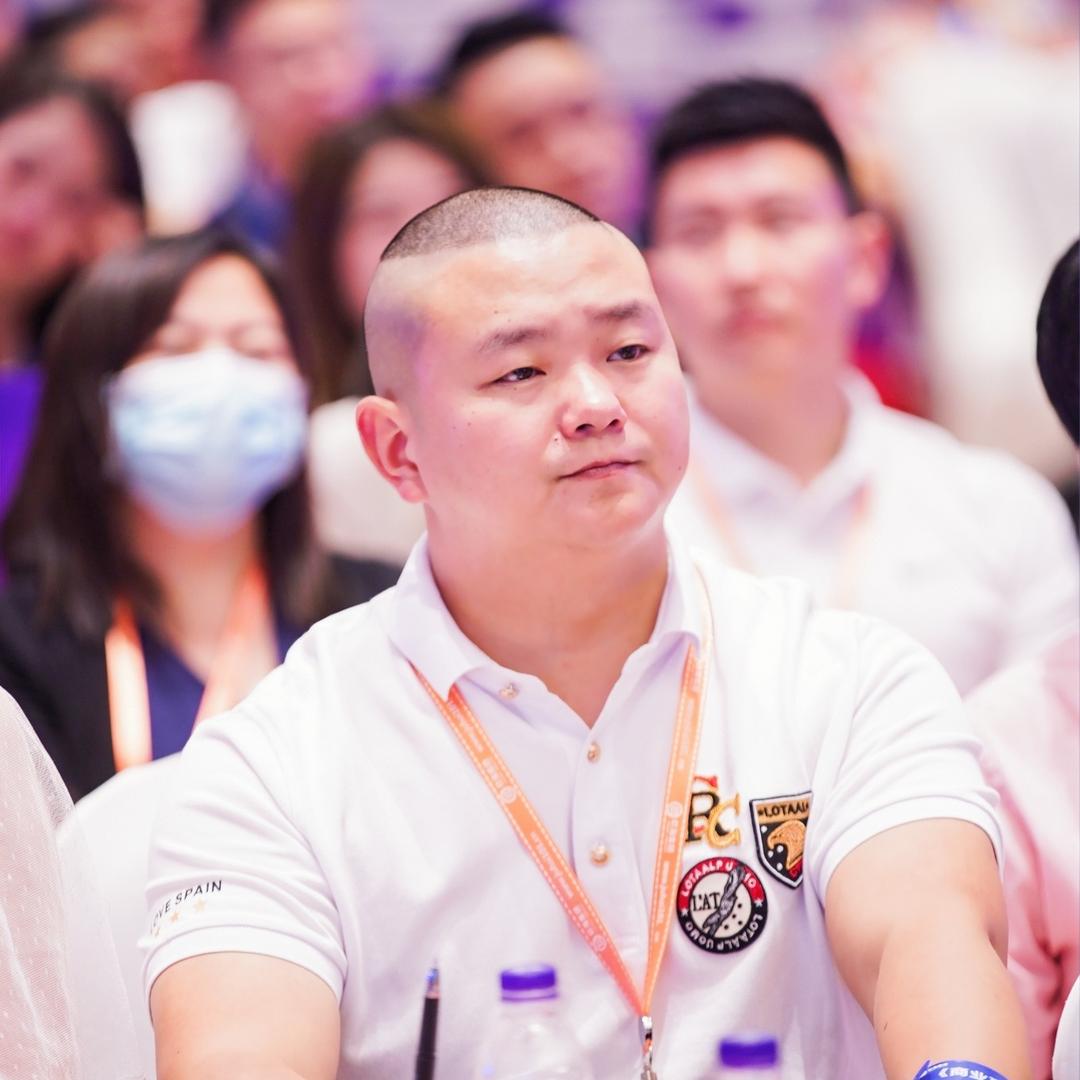 一个助你开店的火锅大叔