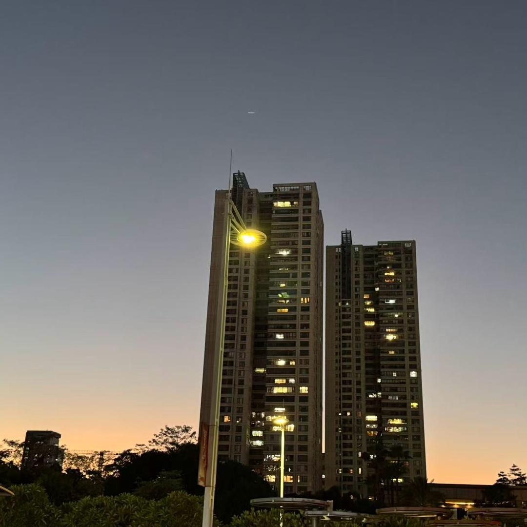 天塌了，心碎在前女友为爱出走的瓢泼大雨夜