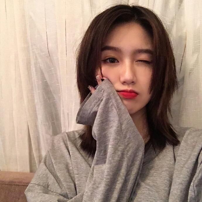 村口小卖部.