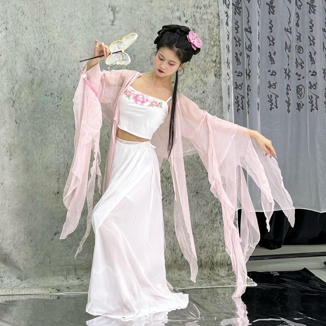 悠然梦璐原创舞服设计