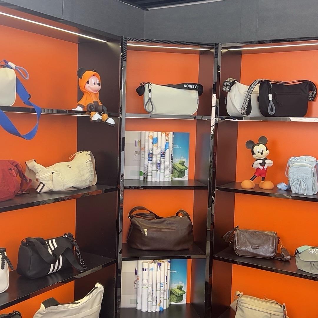 瞬购魔方包包小店