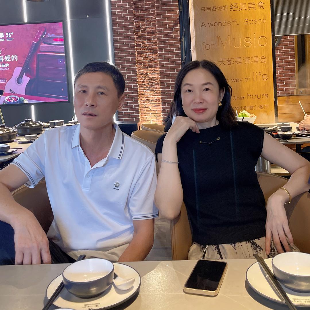 吴女士（溪头老咪柴火🔥戈饭)