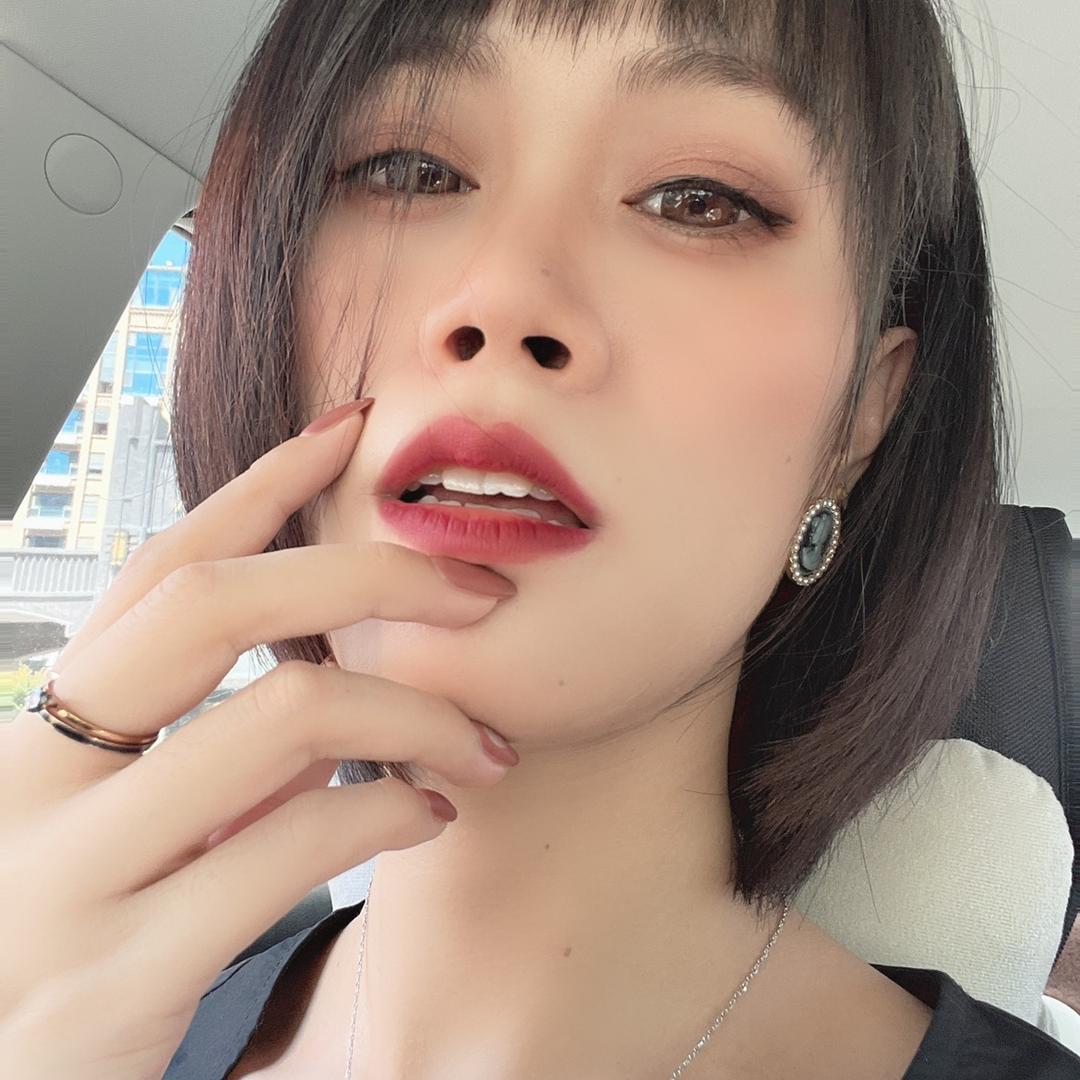 傲娇小阿姨🧍‍♀️