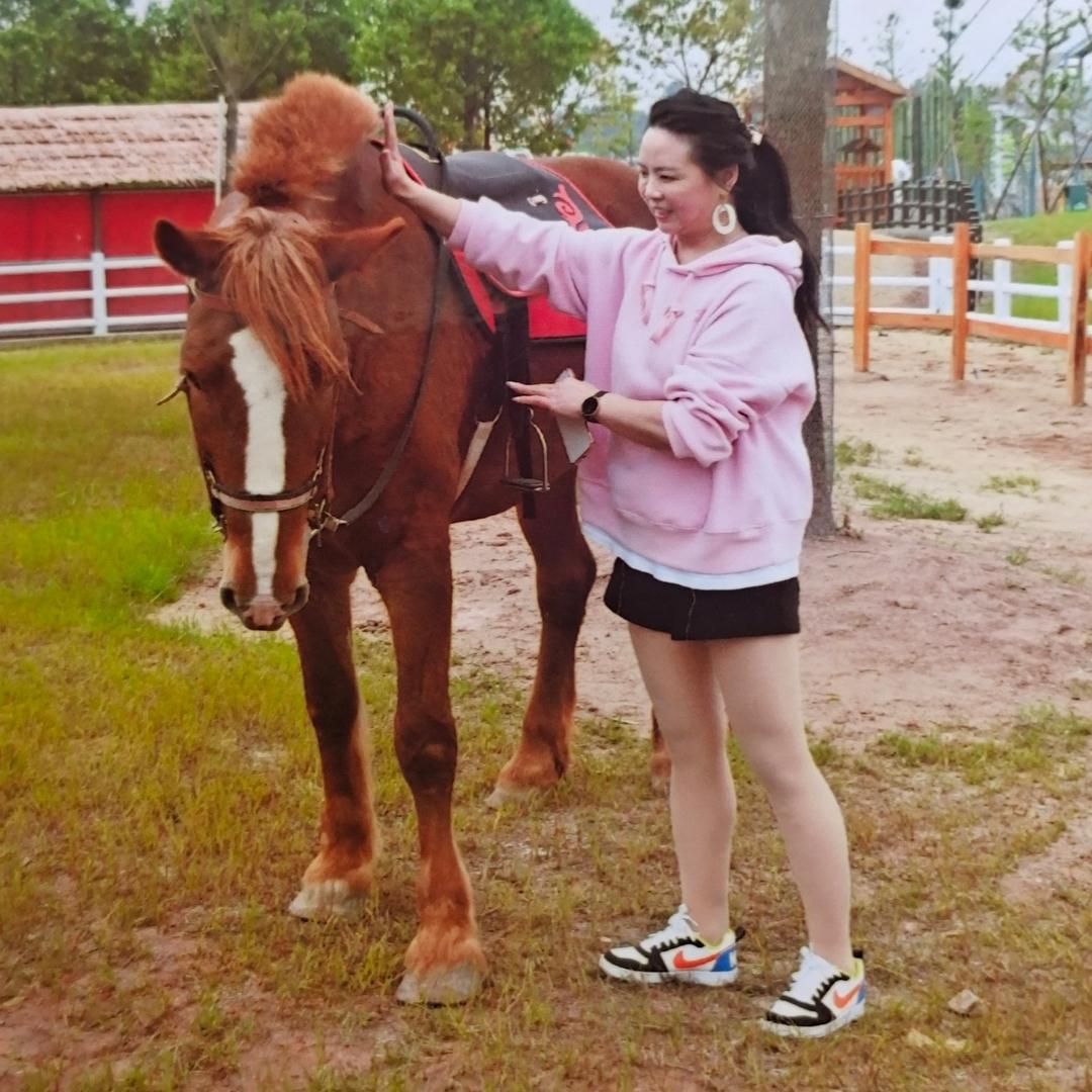 蕲春柏金地板 李慧敏