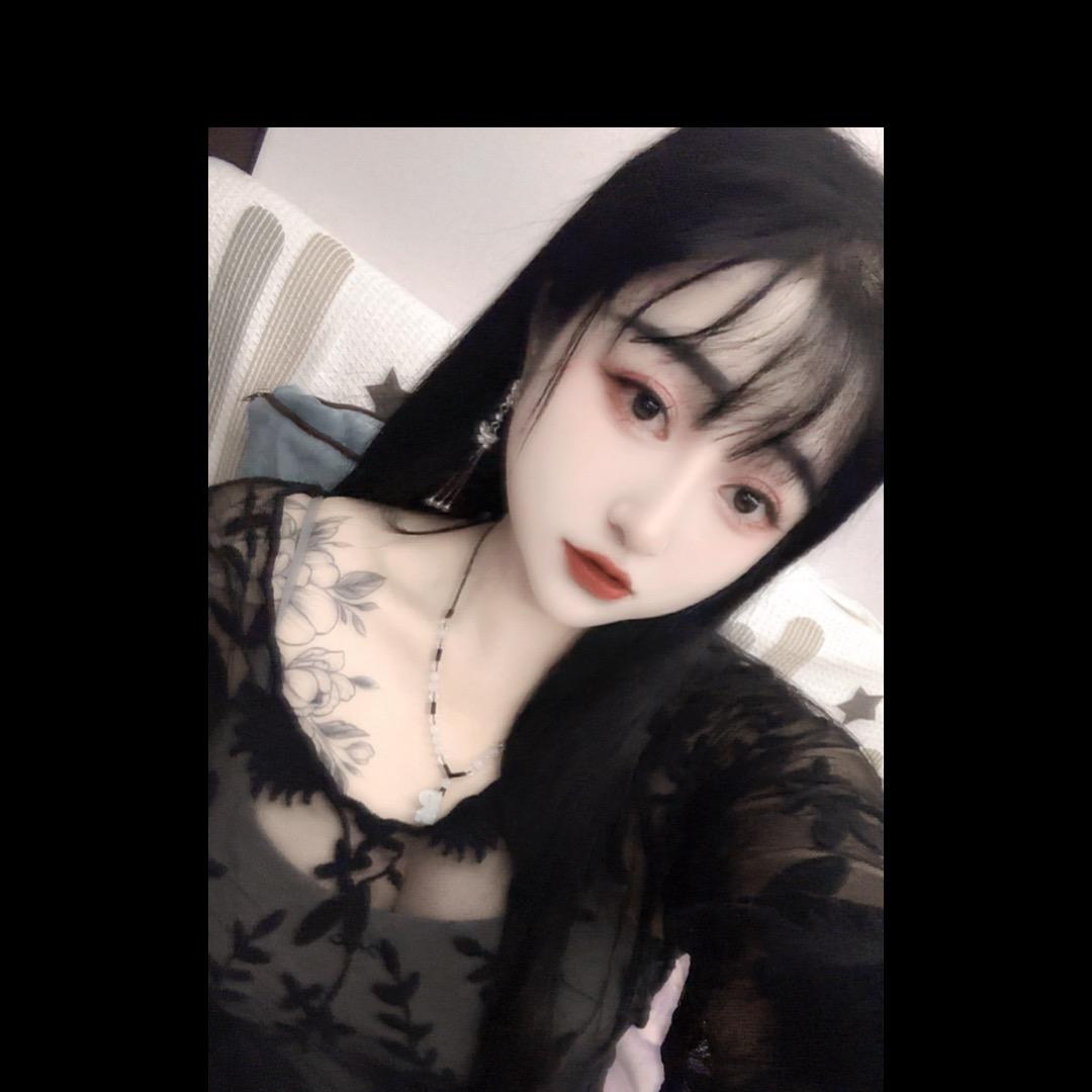 四月🖤