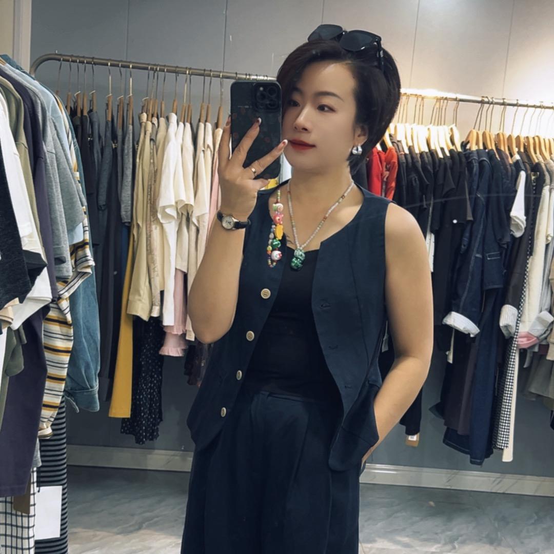 尼盛滨江城莉莉女装店（丽丽）