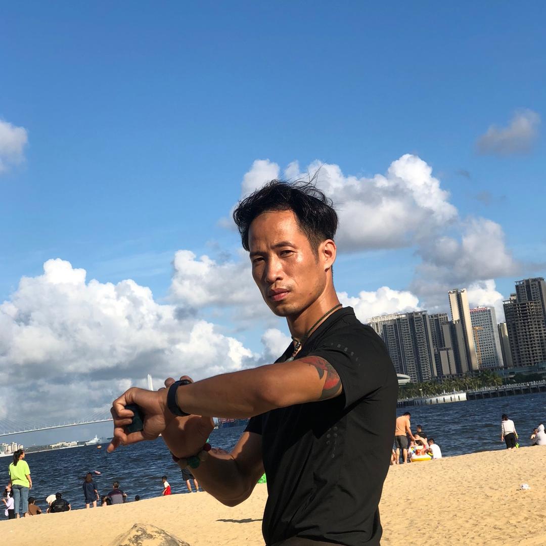 啊祖吾收手 一个有深度的腹语主播