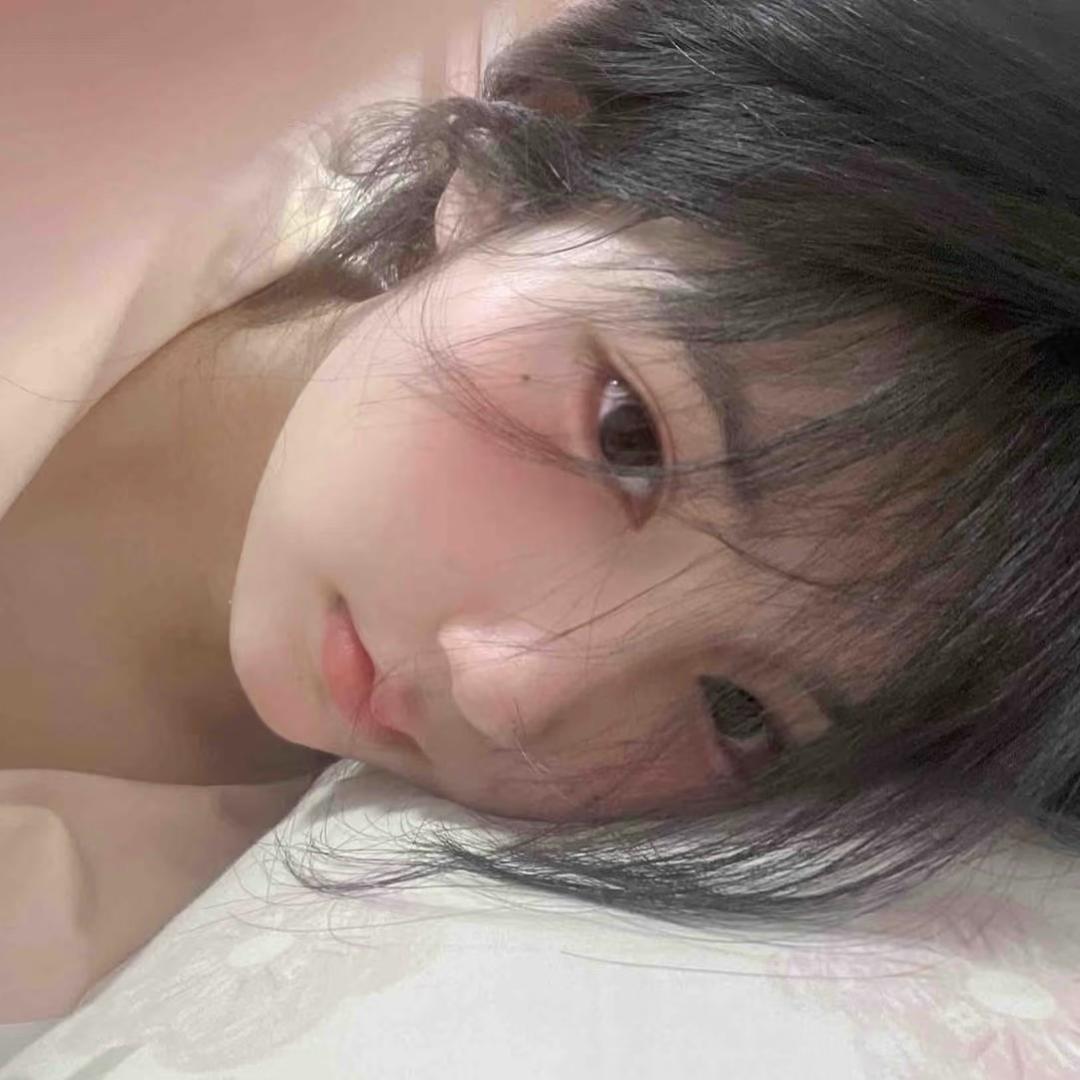 憨憨的草莓…