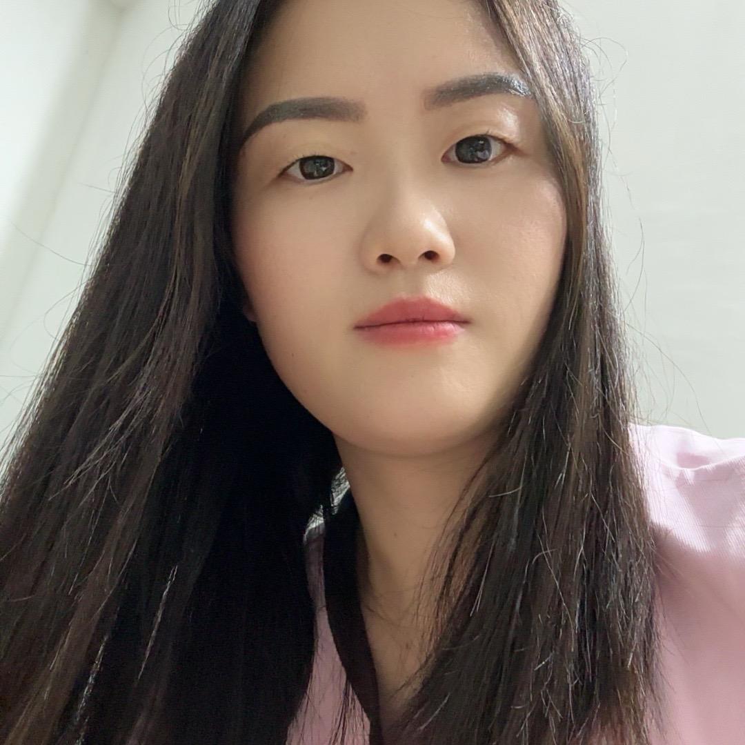 爱笑的女孩👩‍❤️‍💋‍👩🍀