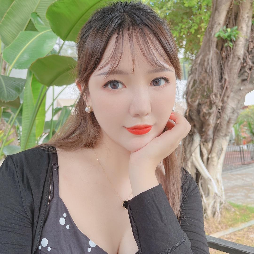 故里陶瓷厂老板娘