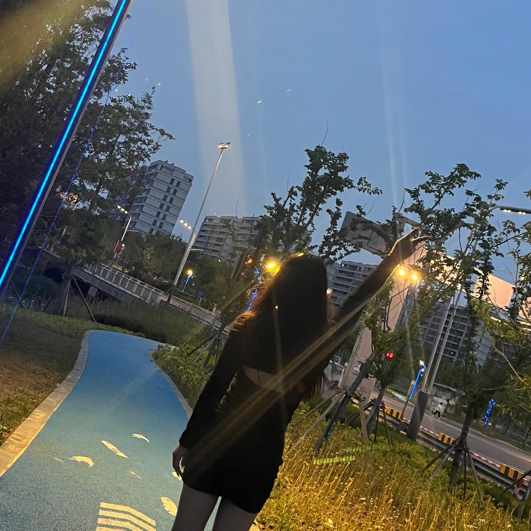 是小白白吖💨