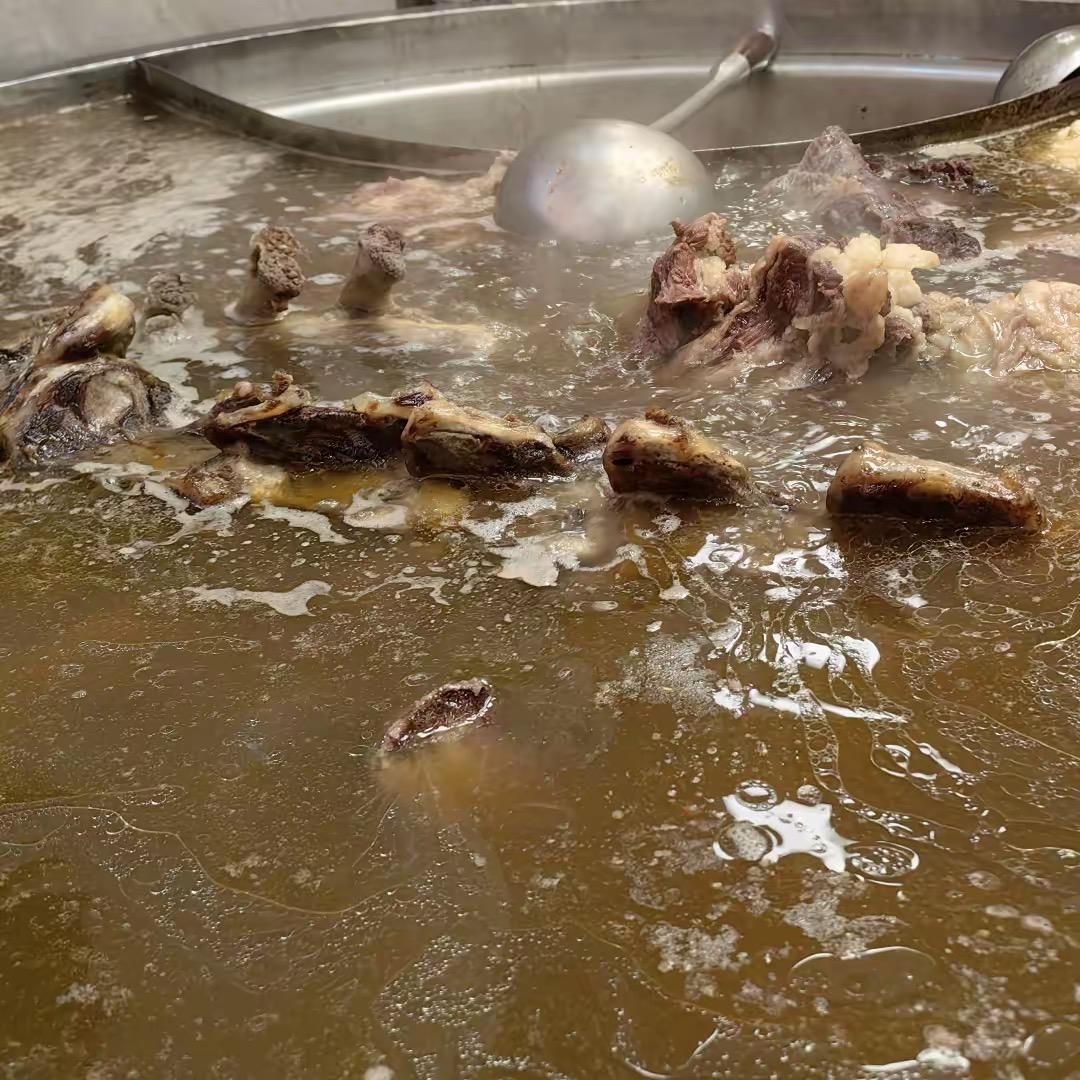 靖福园路南牛肉米线