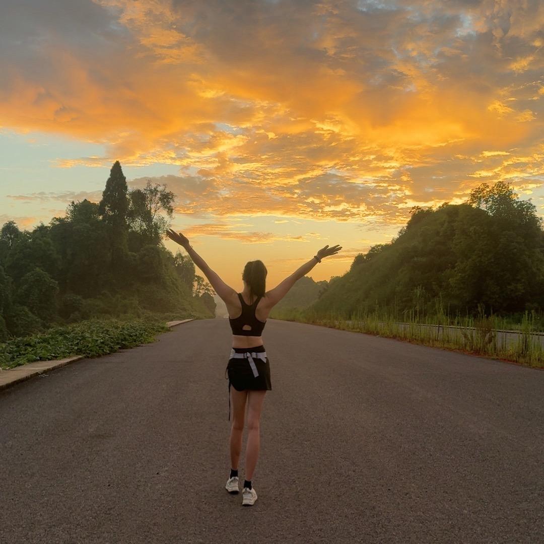 被晚霞偏愛的跑者🌅✨🏃‍♀️
