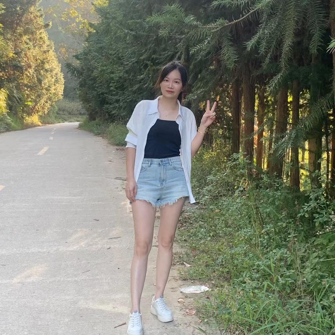 杨小英（保险理财规划师）