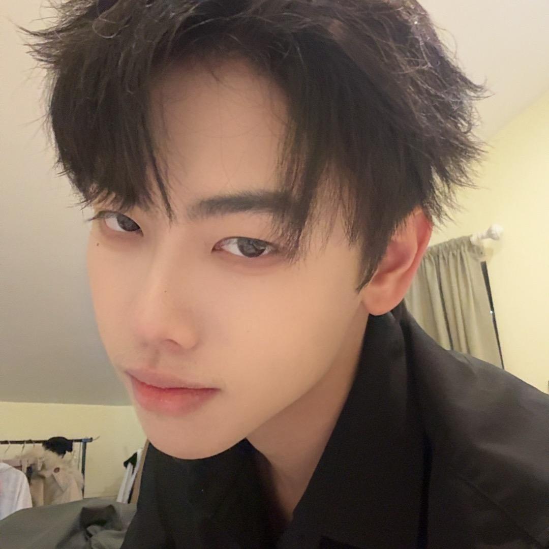 大王爱吃草莓u🍓