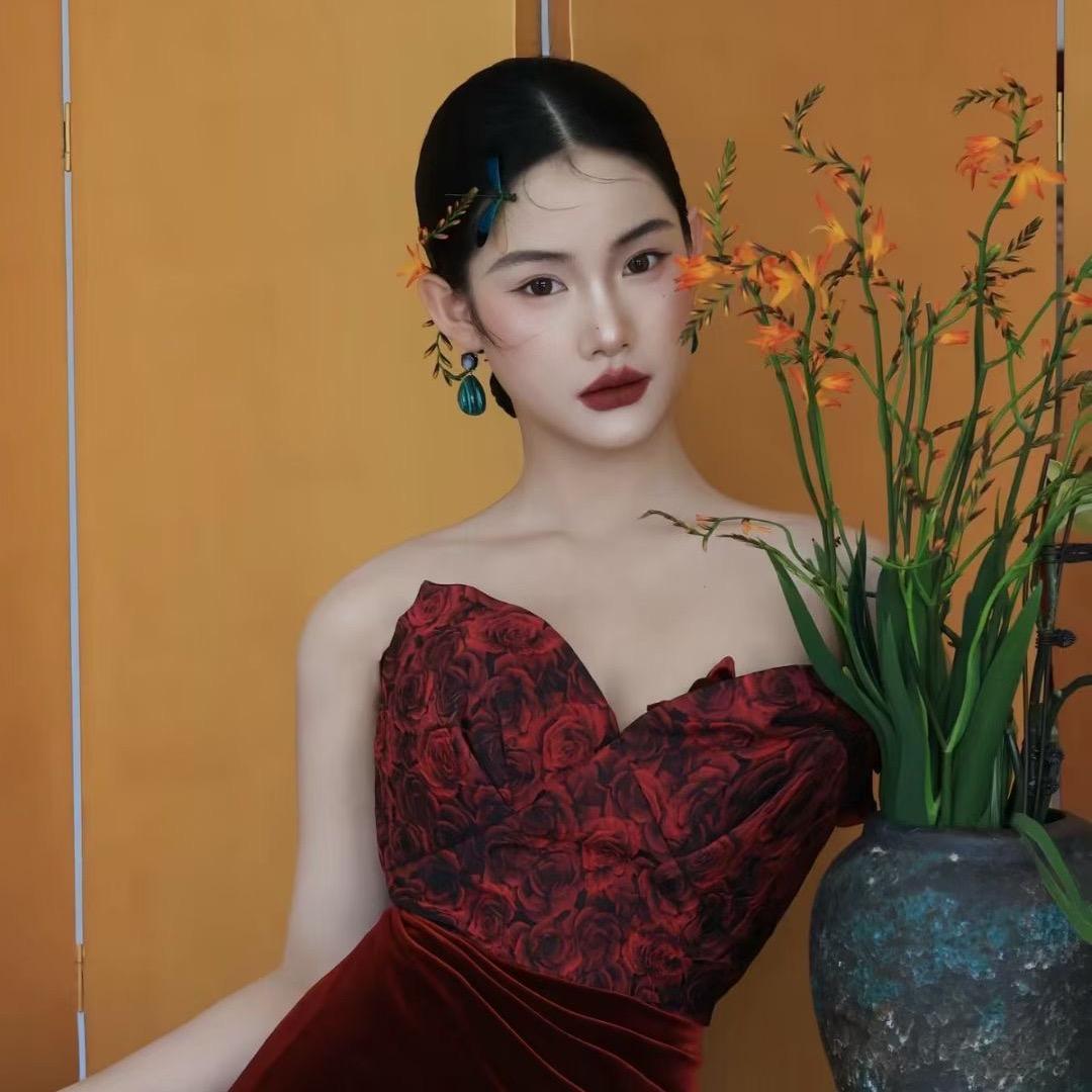 柏菲婚纱  紫涵