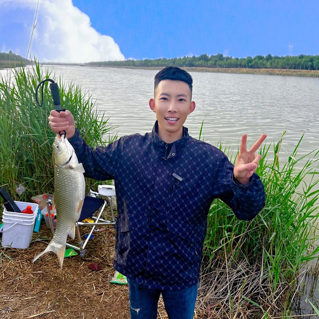 🌈小龙去钓鱼🎣