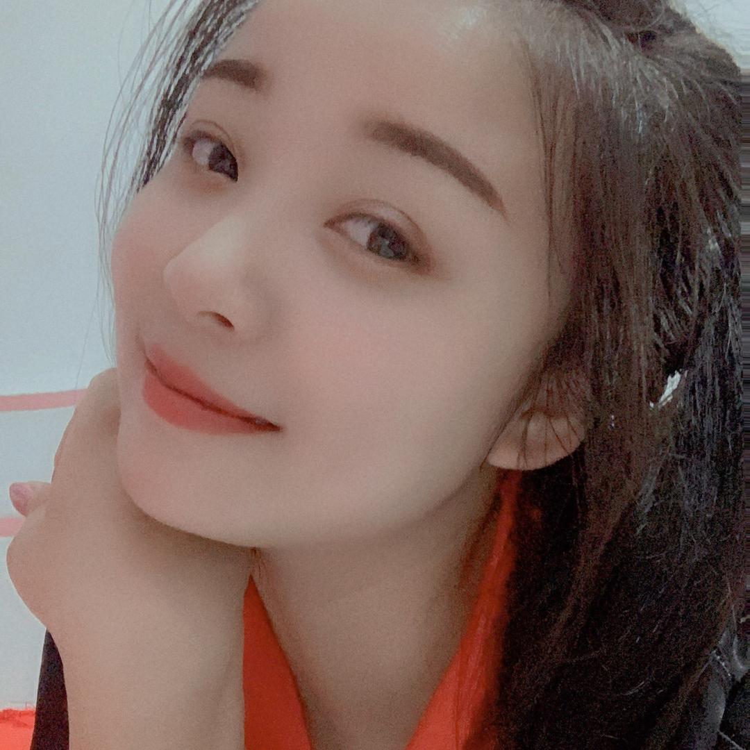 苏苏爱吃糖🍬