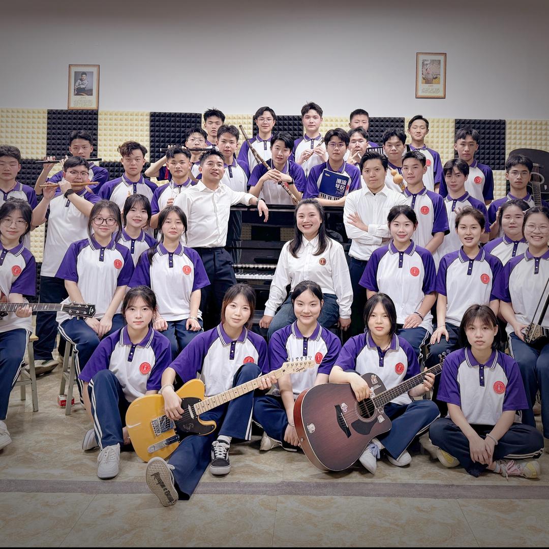 凯里市九韶实验高级中学曾曾老师