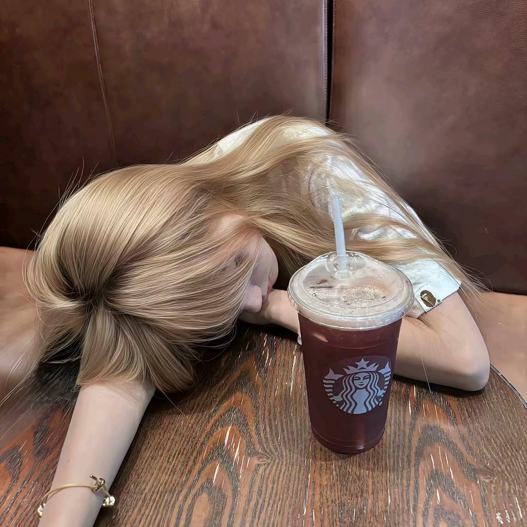 卖萌被打掉两颗牙