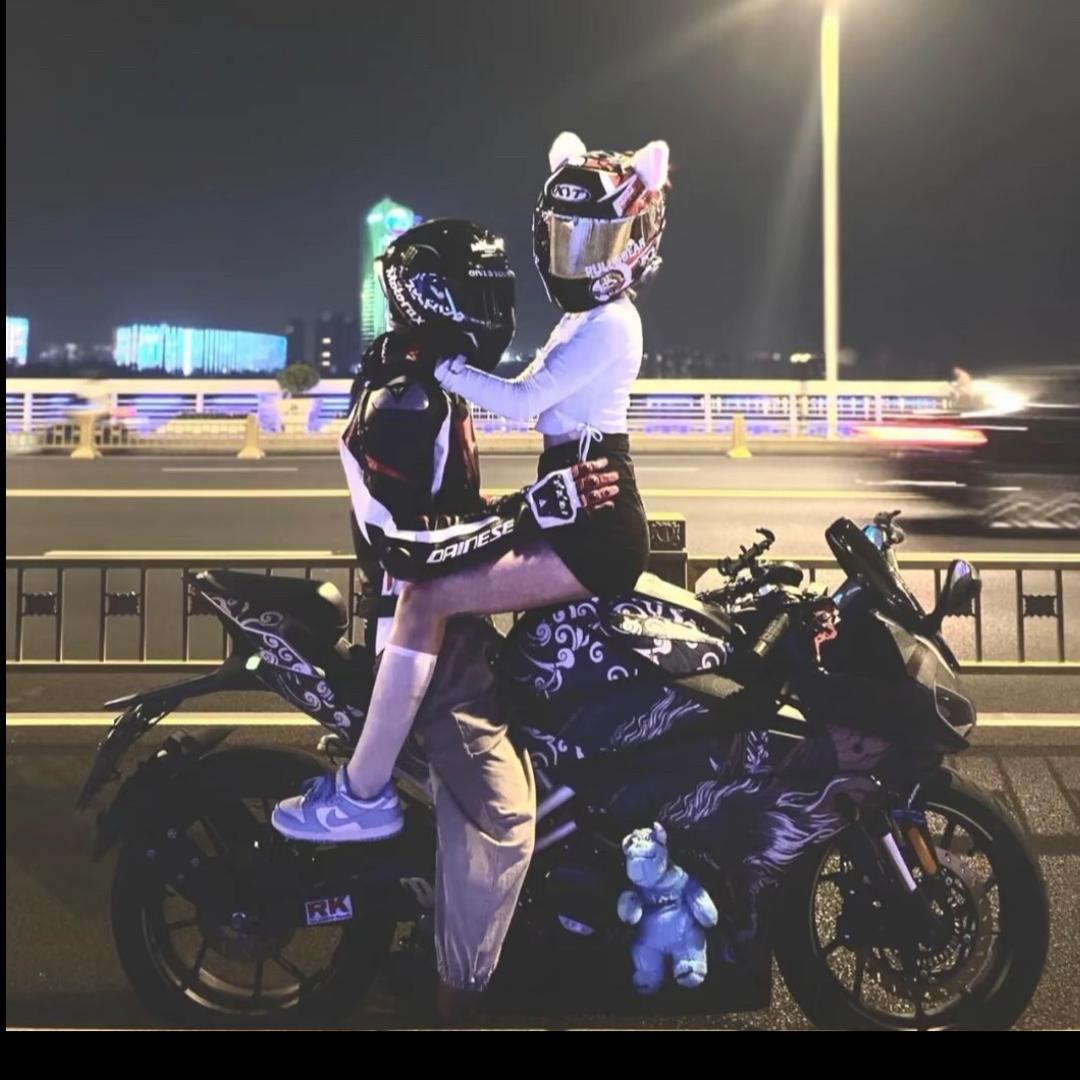 明月倚星河💫