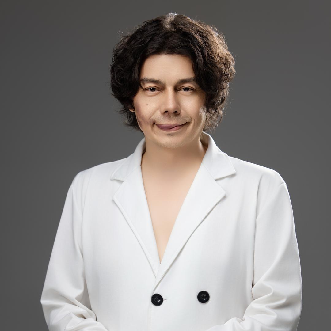 Abdugini Ablikim本人