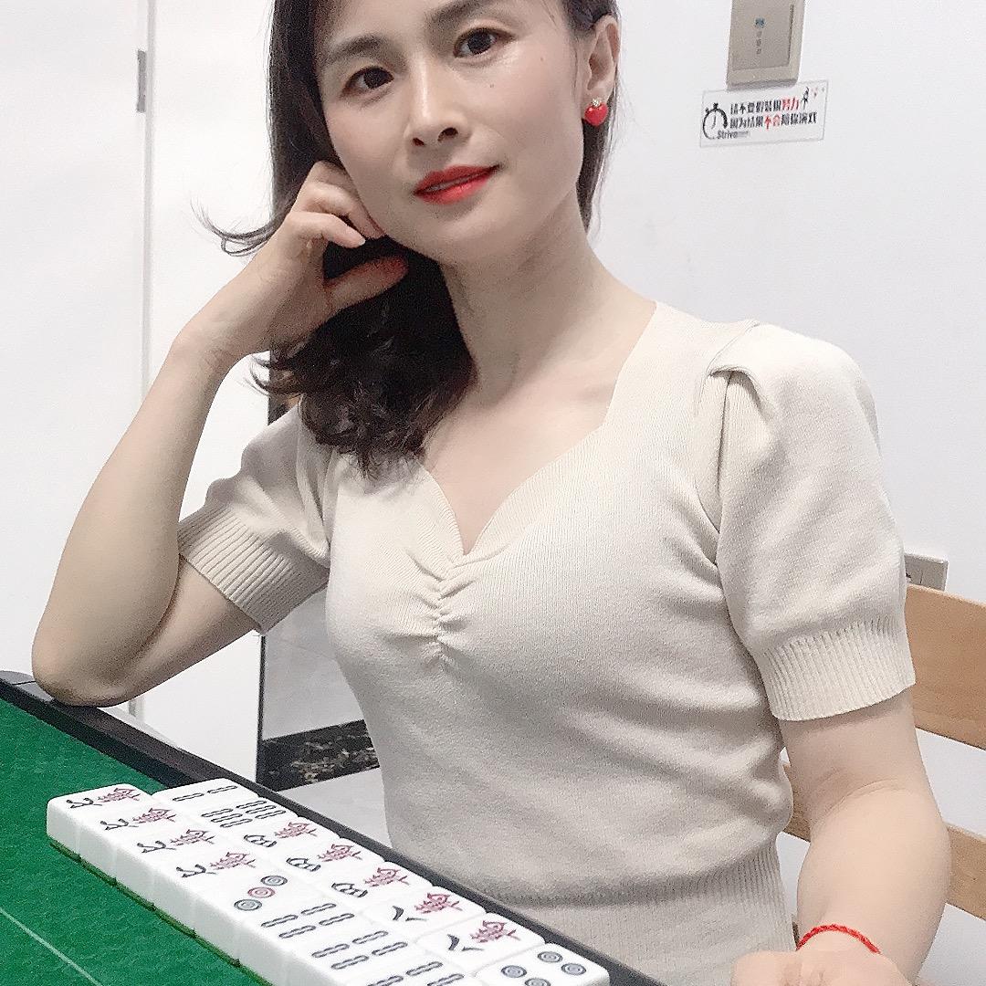 老二爱玩牌