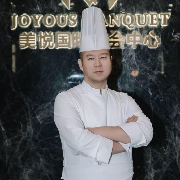 伟厨爱吹萨克斯🎷