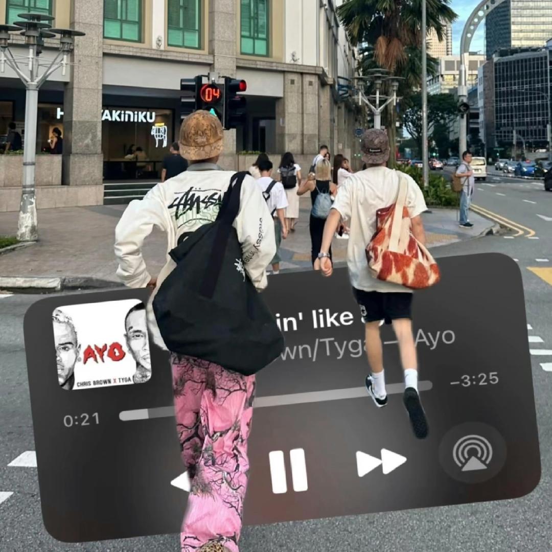 華