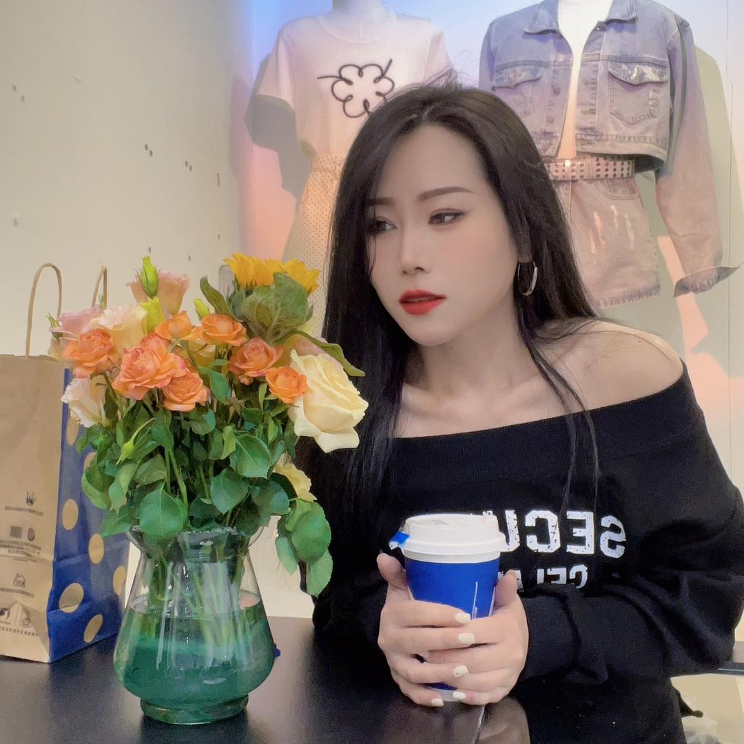 只做中式睫毛的丽丽呀