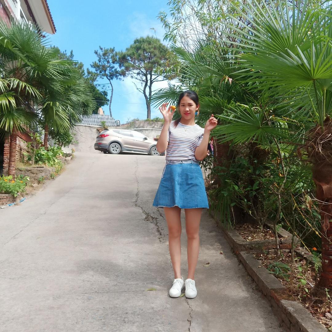 女电工 小周