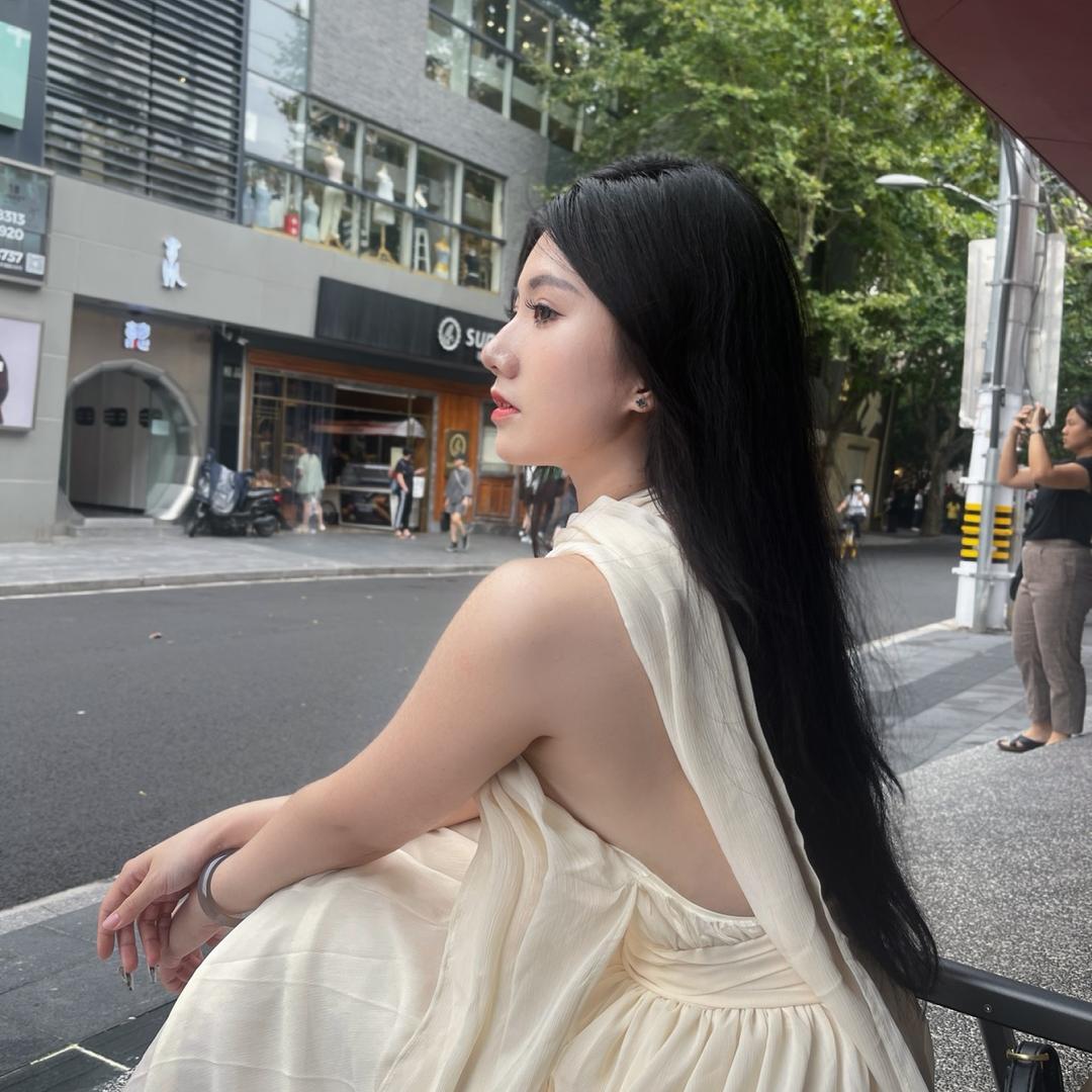 罗小霞—