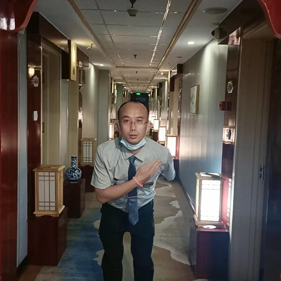 小虎带你吃喝玩乐