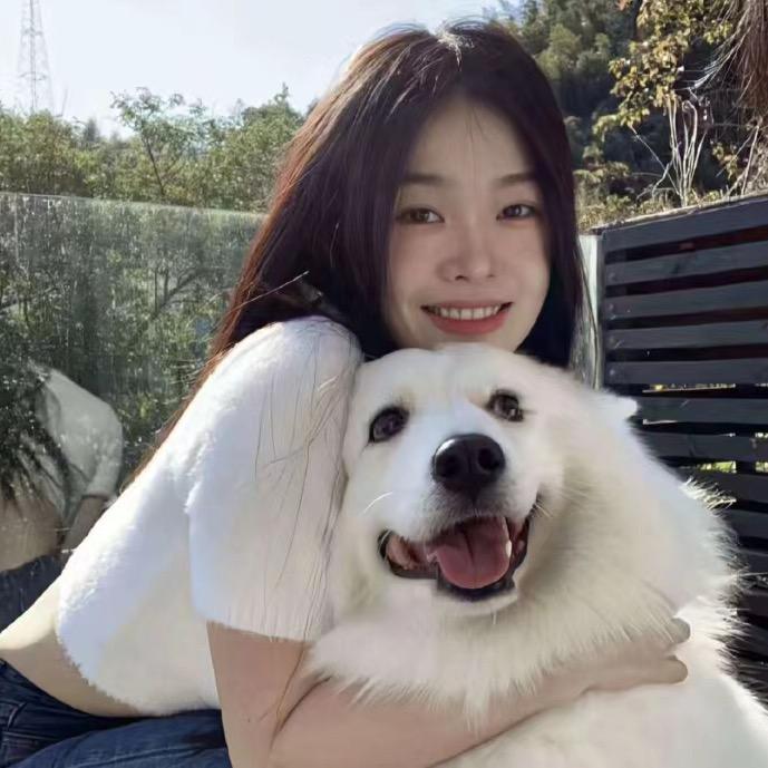 小奶猫。