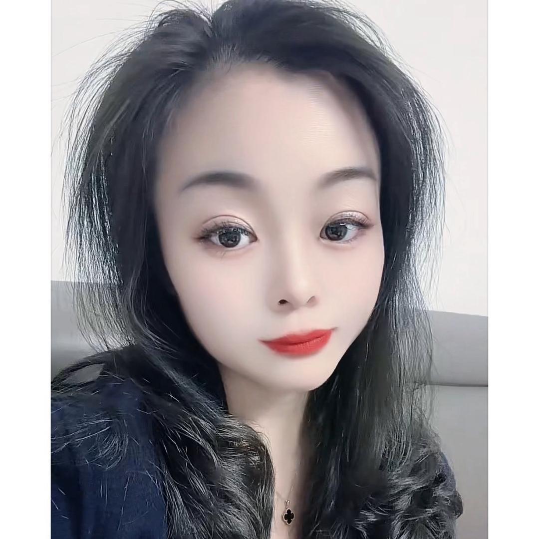 爱睡懒觉的吖吖