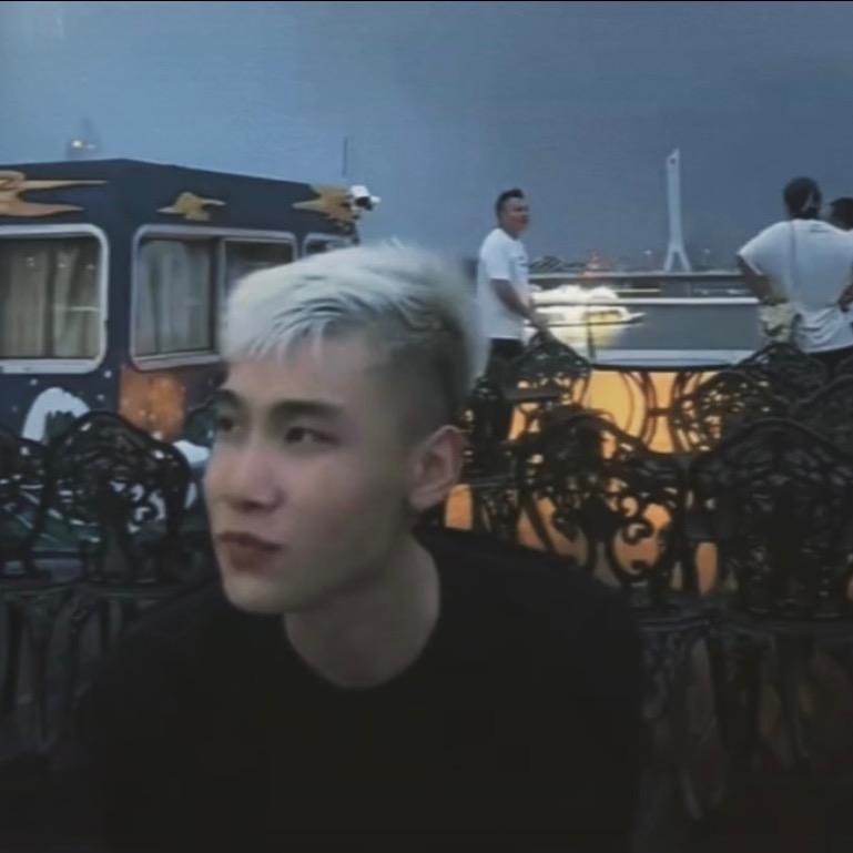 别让 情为难
