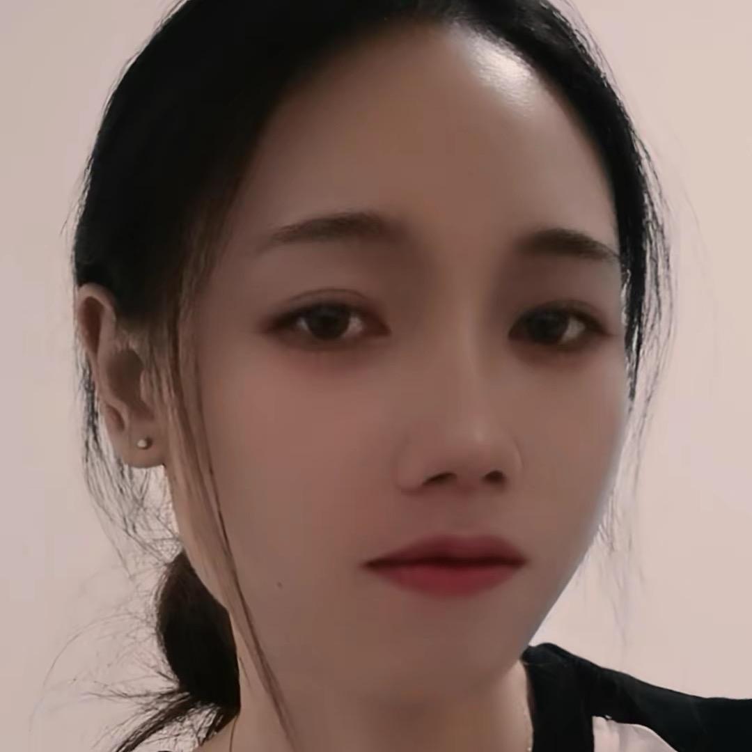 Zhang雨佳