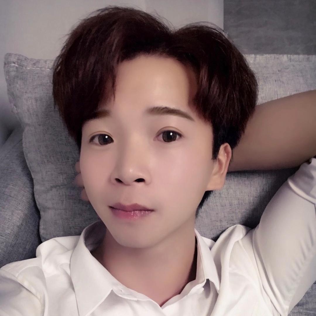 ꧁♛像阳光一样的暖男♛꧂
