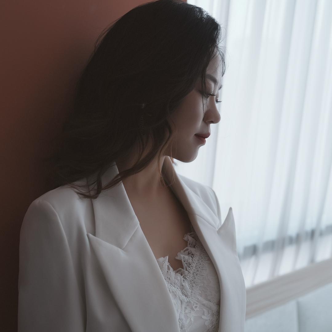 赵赵.