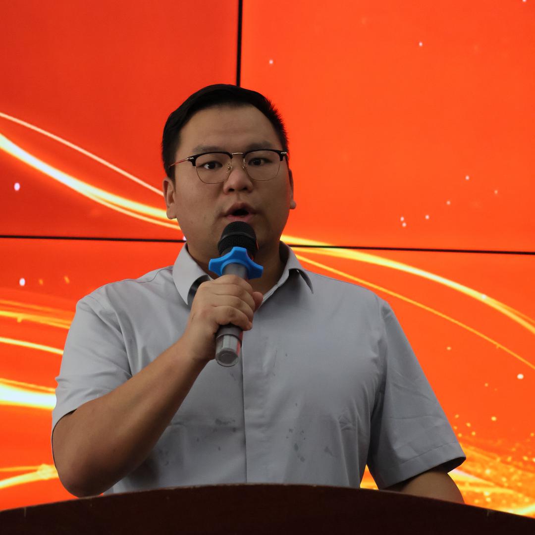 半吨李校长（副）