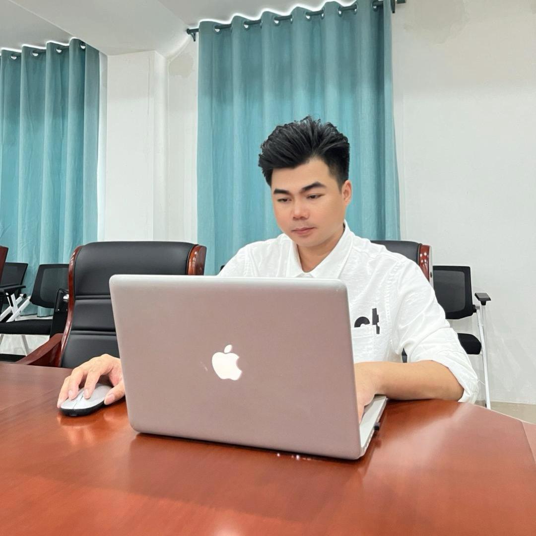 麦明康