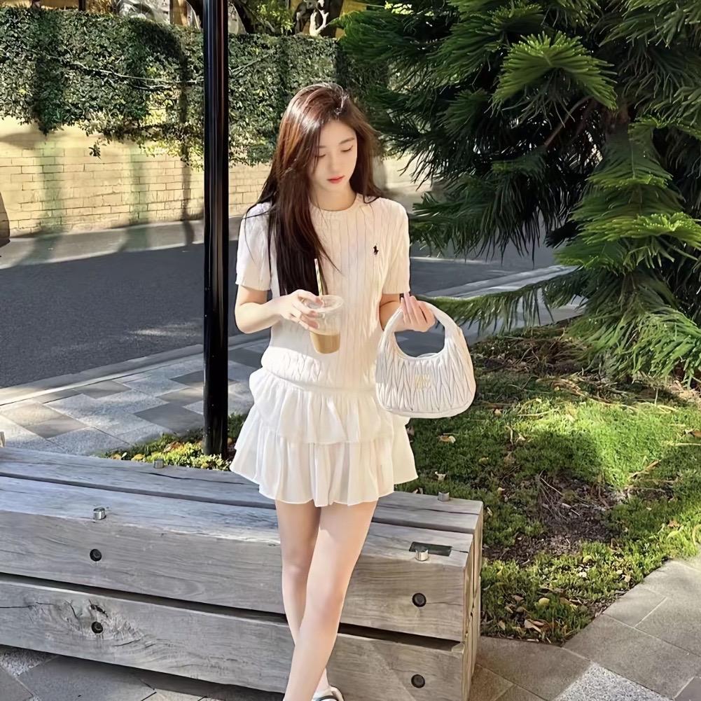 三向前服装服饰工厂店真