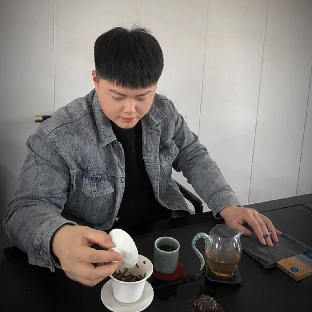 时劭健.