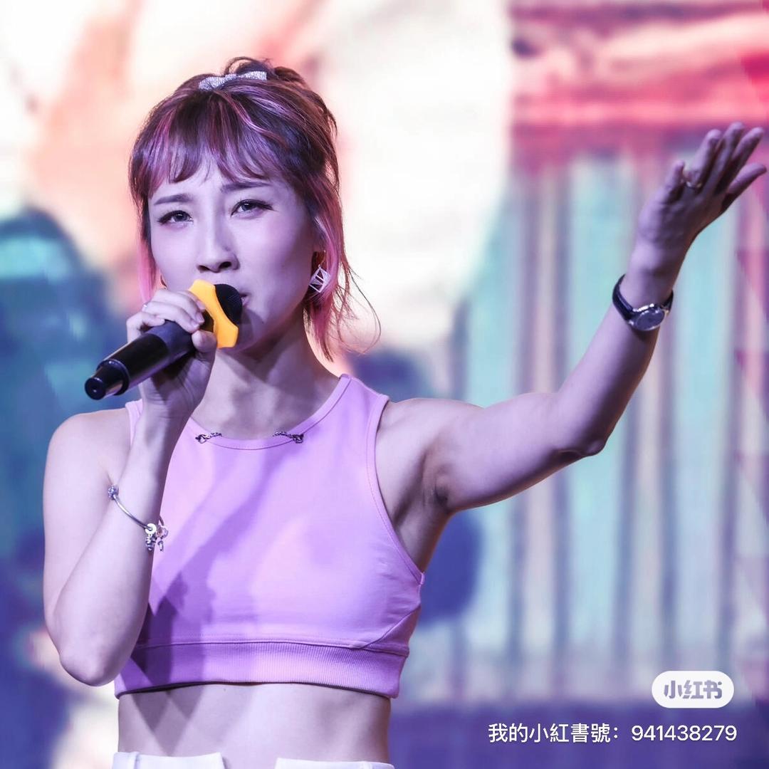 曹越Leni