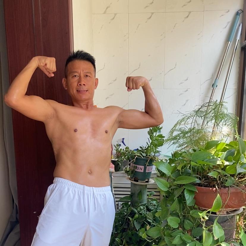 大表哥没有腹肌