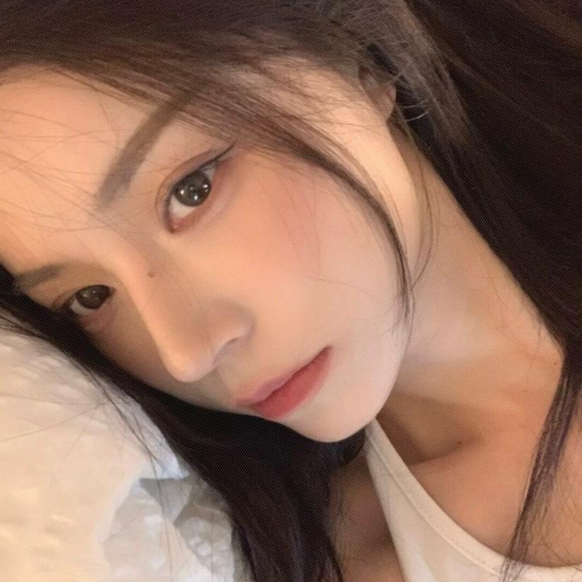 贝贝睡不着😴