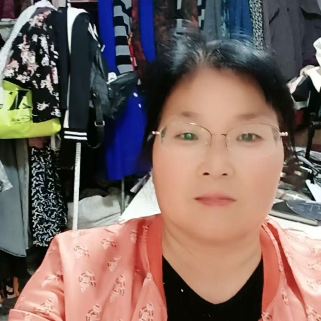 菊姐裁衣