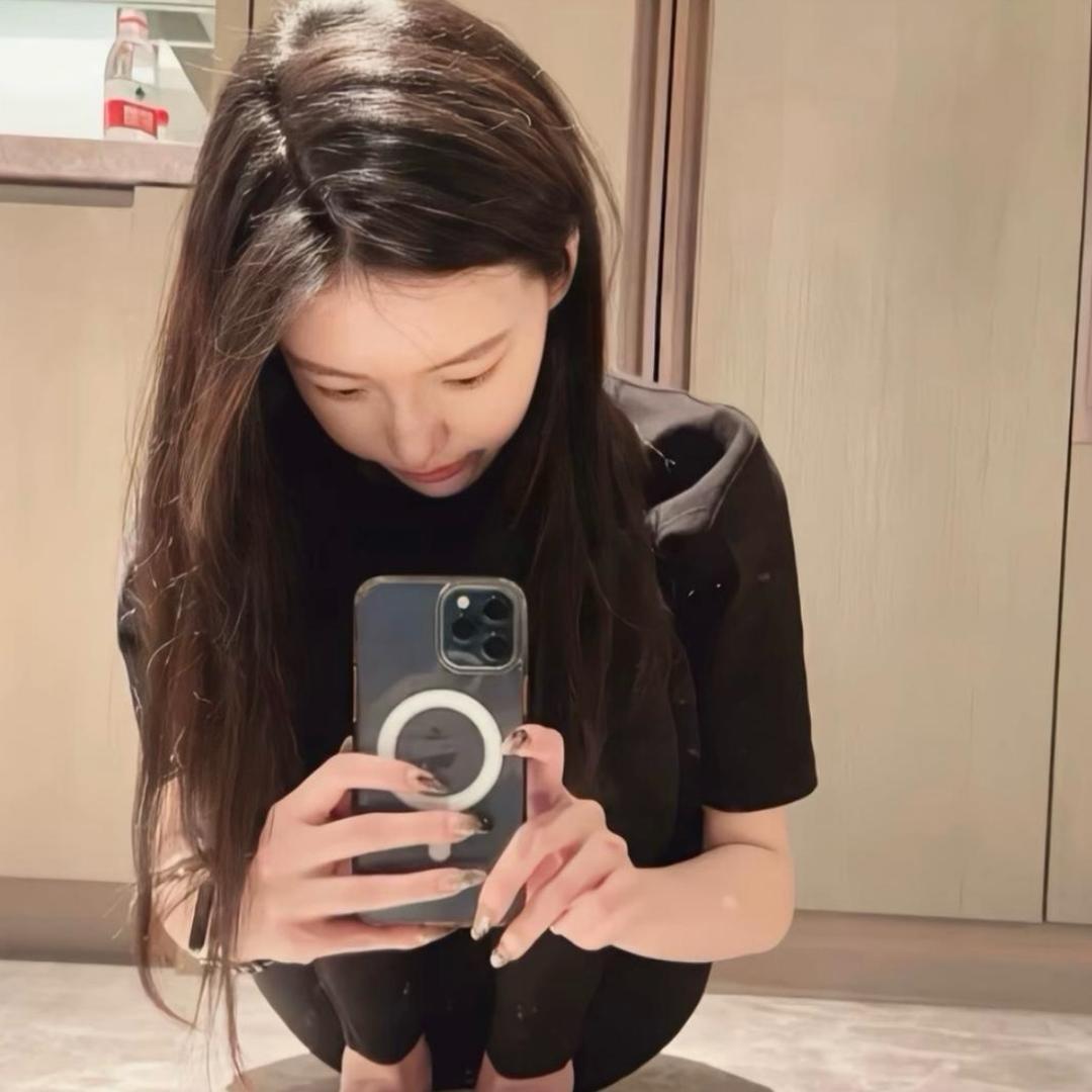 1.女的